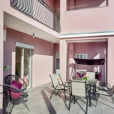 Amazing In With Kitchen *